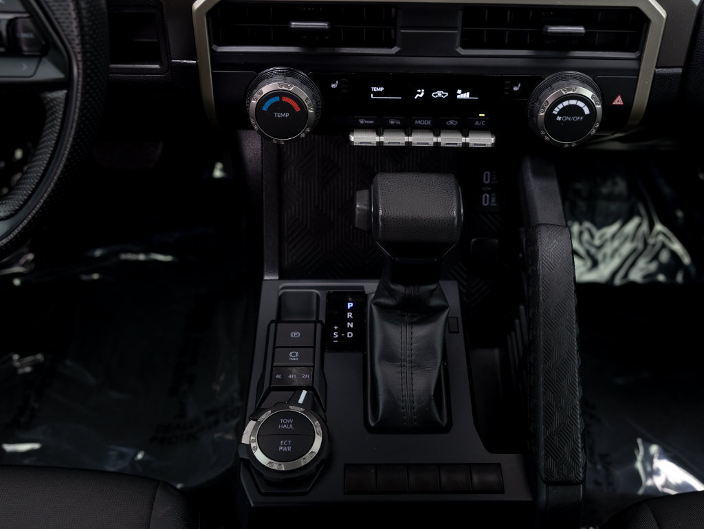 Certified 2024 Toyota Tacoma SR5 AWD/4WD image 24