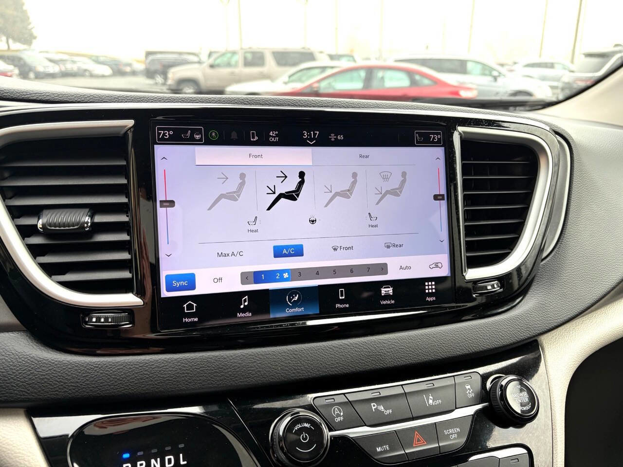 Used 2024 Chrysler Pacifica Touring-L image 25
