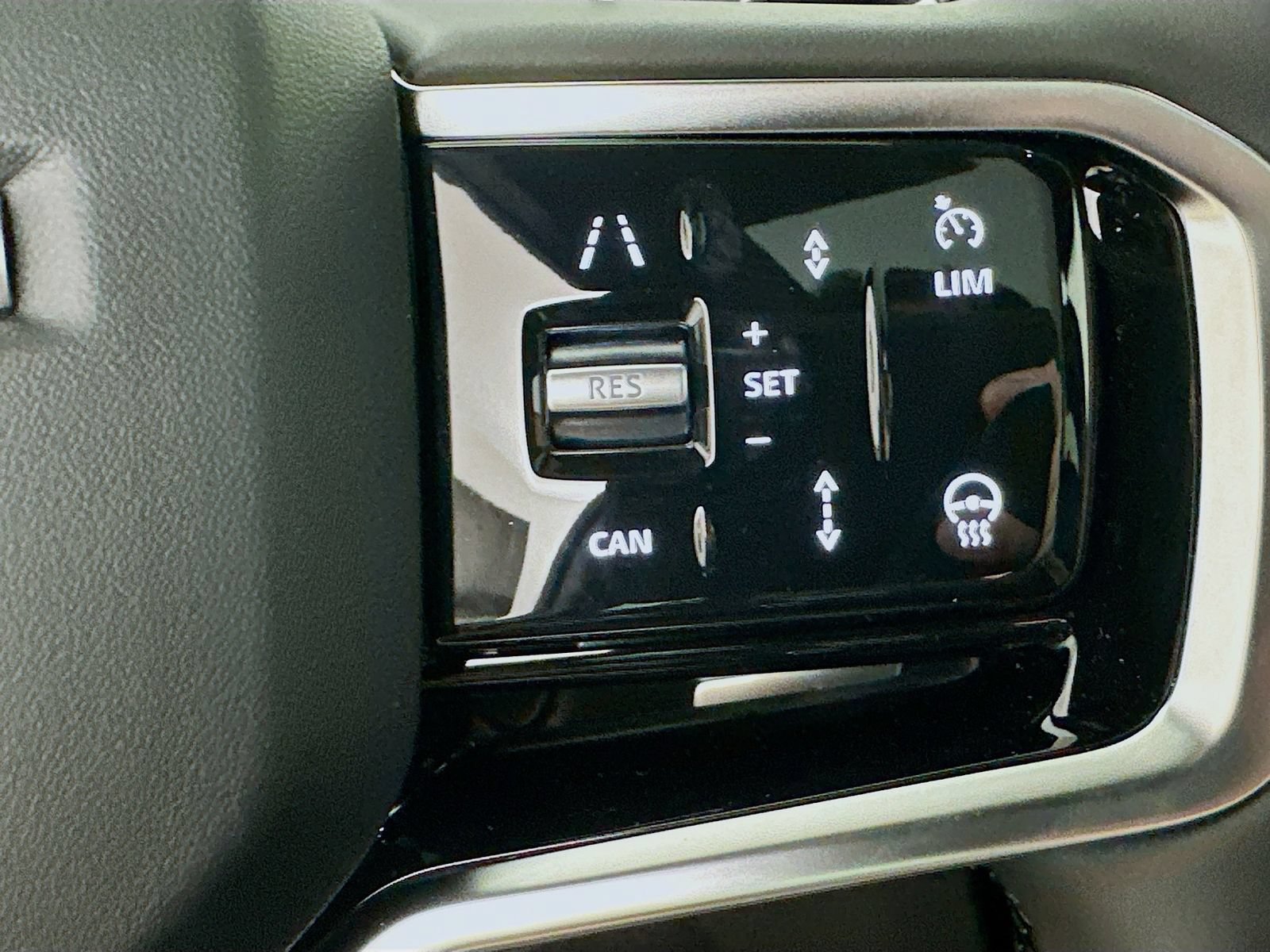 New 2026 Land Rover Discovery Sport Landmark AWD/4WD image 20