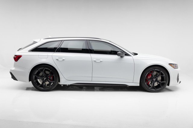 Used 2024 Audi RS 6 performance w/ Matte Carbon Package image 11