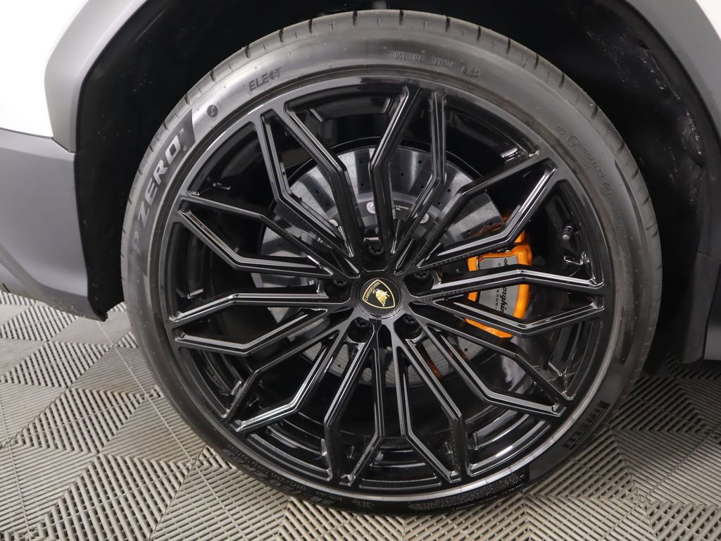 Used 2025 Lamborghini Urus SE image 33