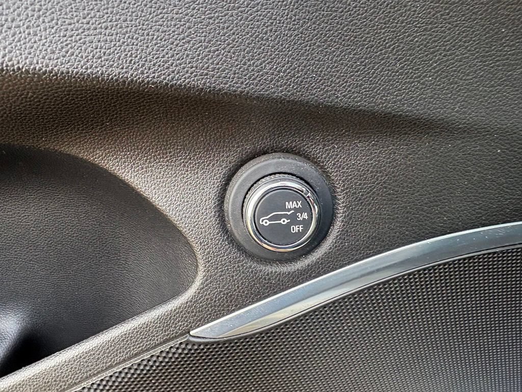 Used 2021 Buick Enclave Essence FWD image 12