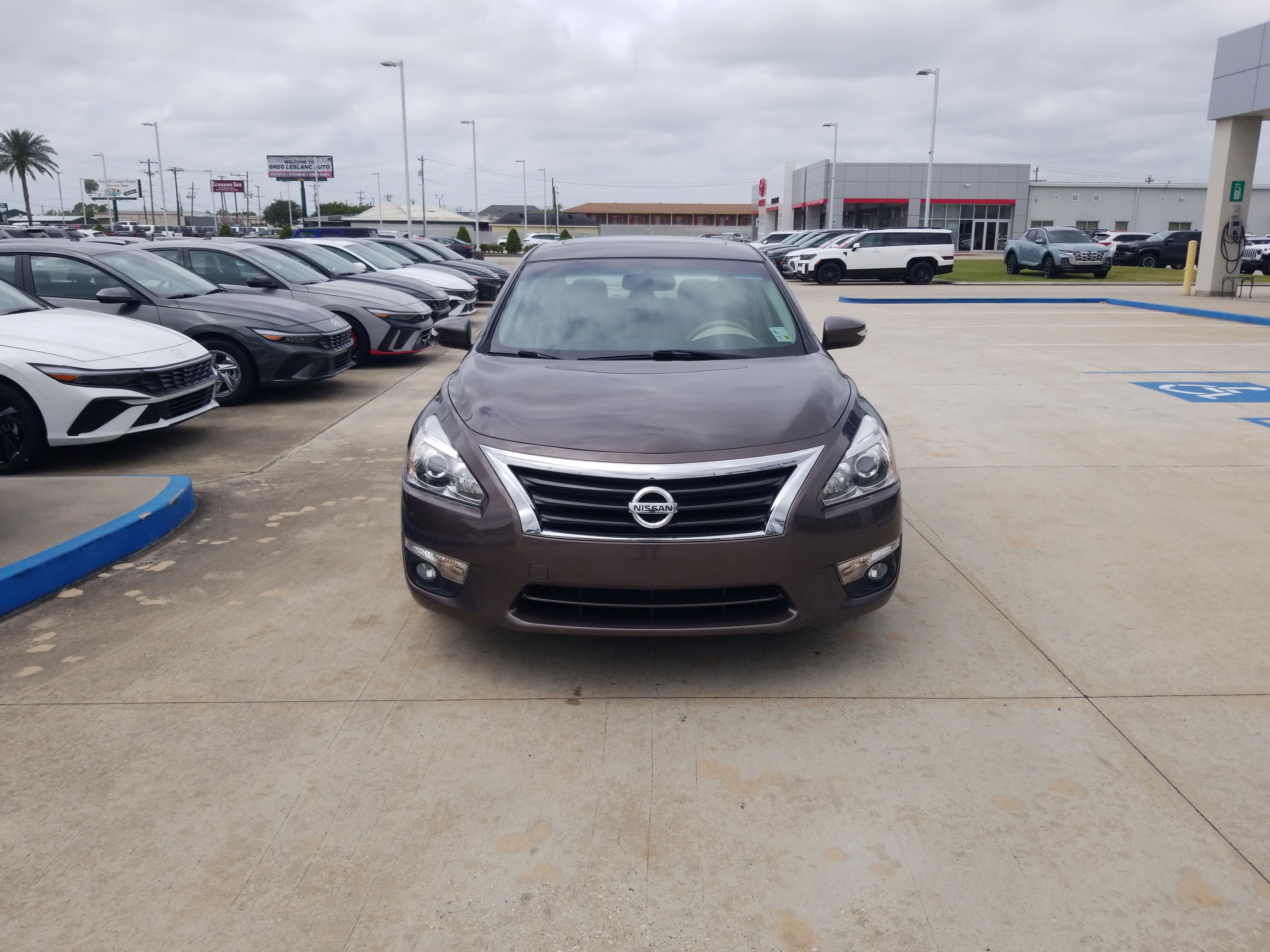 Used 2015 Nissan Altima 2.5 SL w/ Moonroof Package image 2