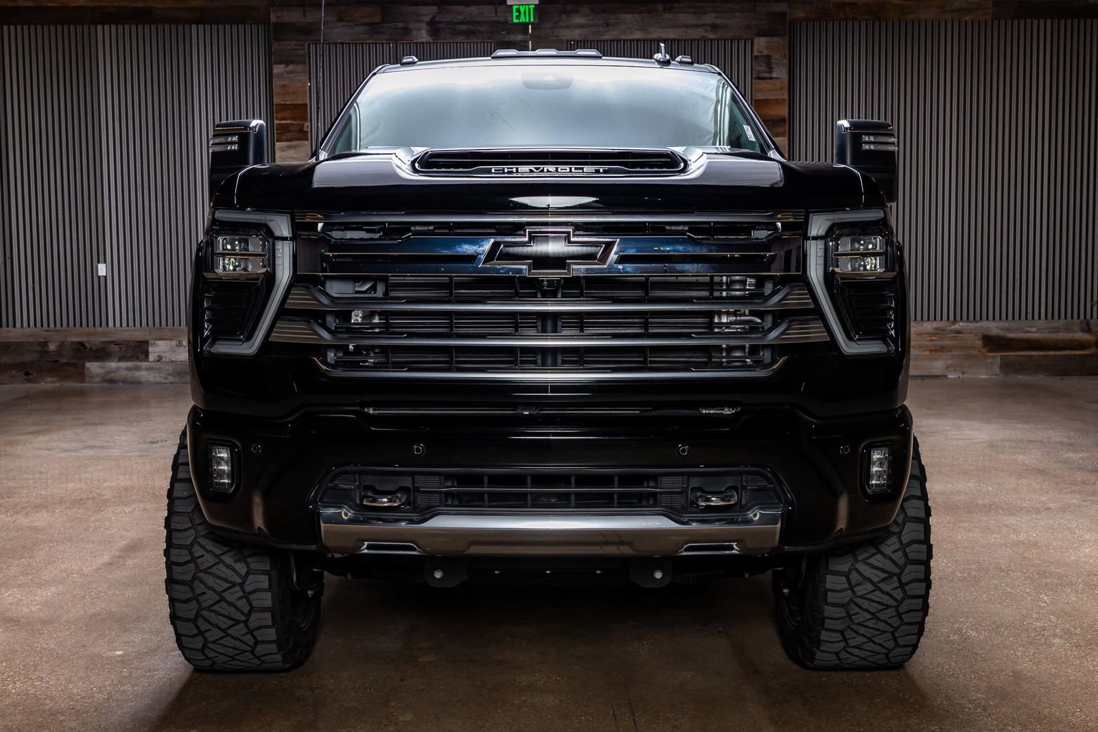 Used 2025 Chevrolet Silverado 2500 High Country w/ High Country Premium Package video 2