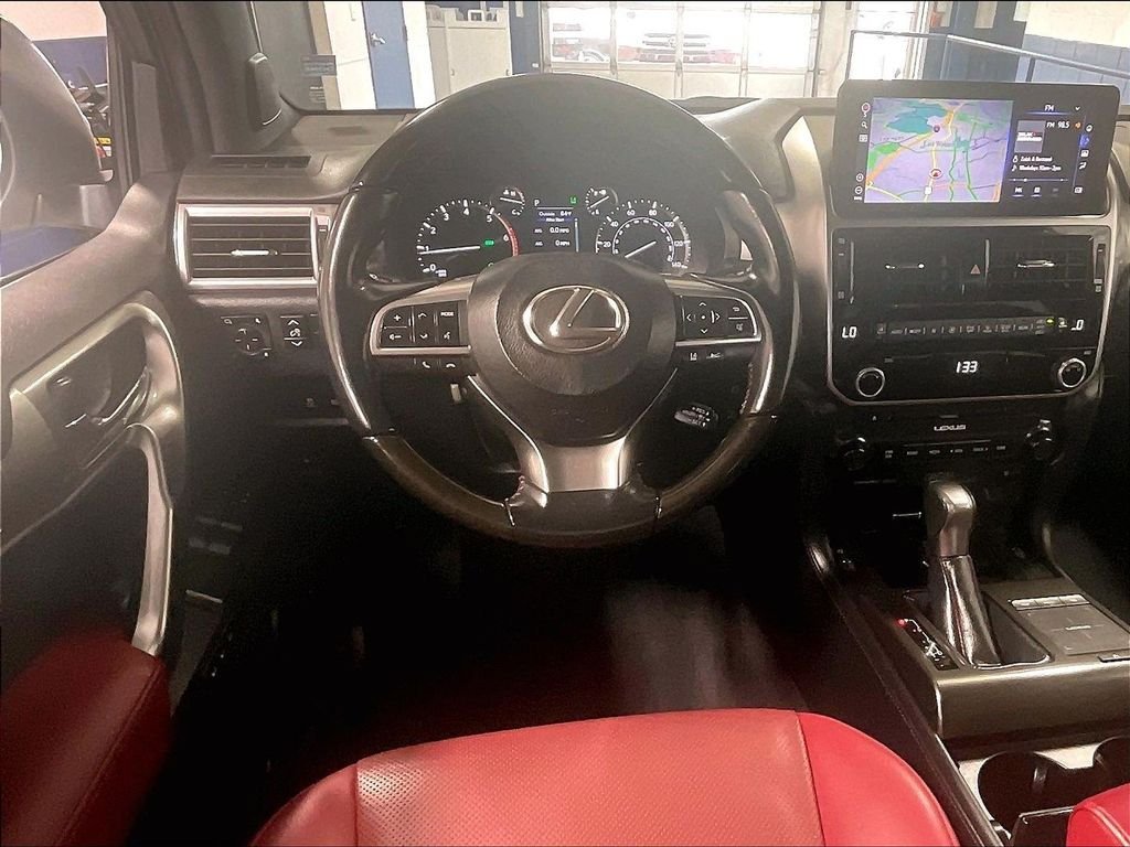Used 2022 Lexus GX 460 Premium w/ Accessory Package AWD/4WD image 18