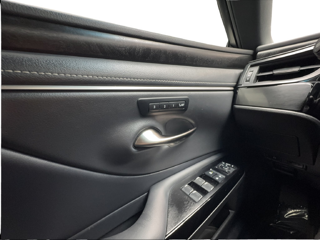 Used 2024 Lexus ES 350 w/ Premium Package FWD image 50