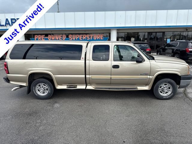 Used 2005 Chevrolet Silverado 2500 LS w/ Heavy-Duty Power Package AWD/4WD image 2