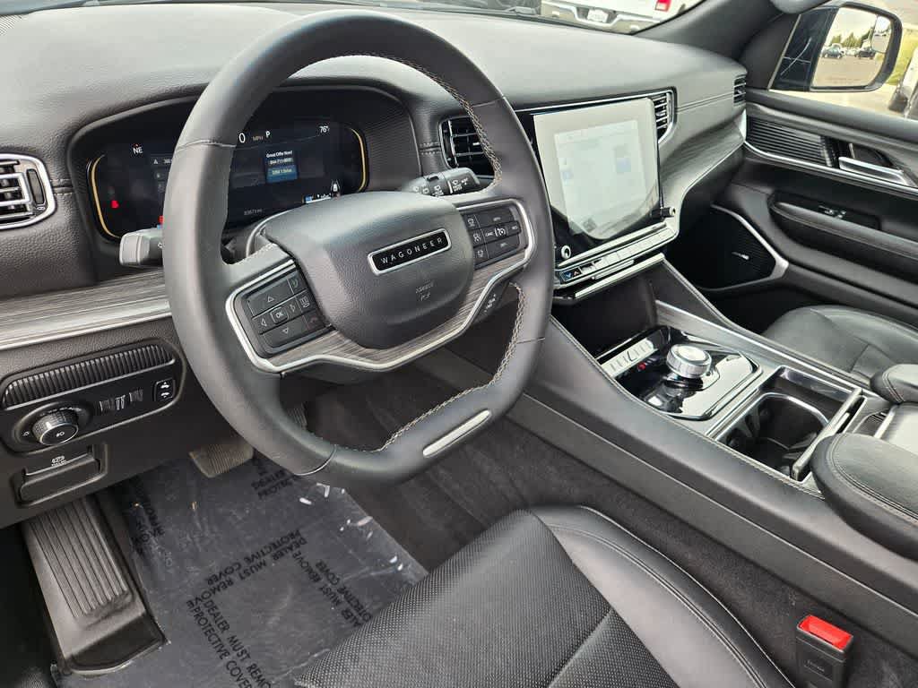 Used 2024 Jeep Wagoneer L Series II RWD image 10
