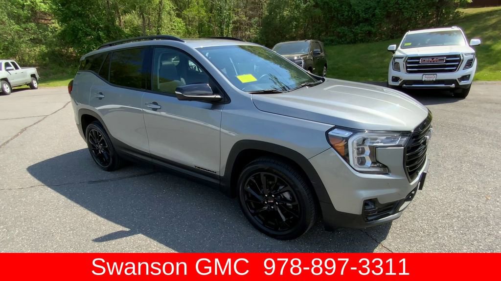 Used 2023 GMC Terrain SLT w/ Tech Package AWD/4WD image 2