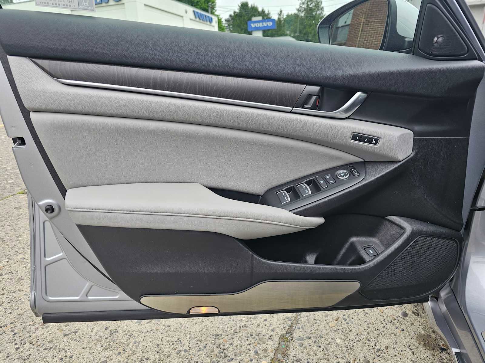 Used 2020 Honda Accord EX-L image 24