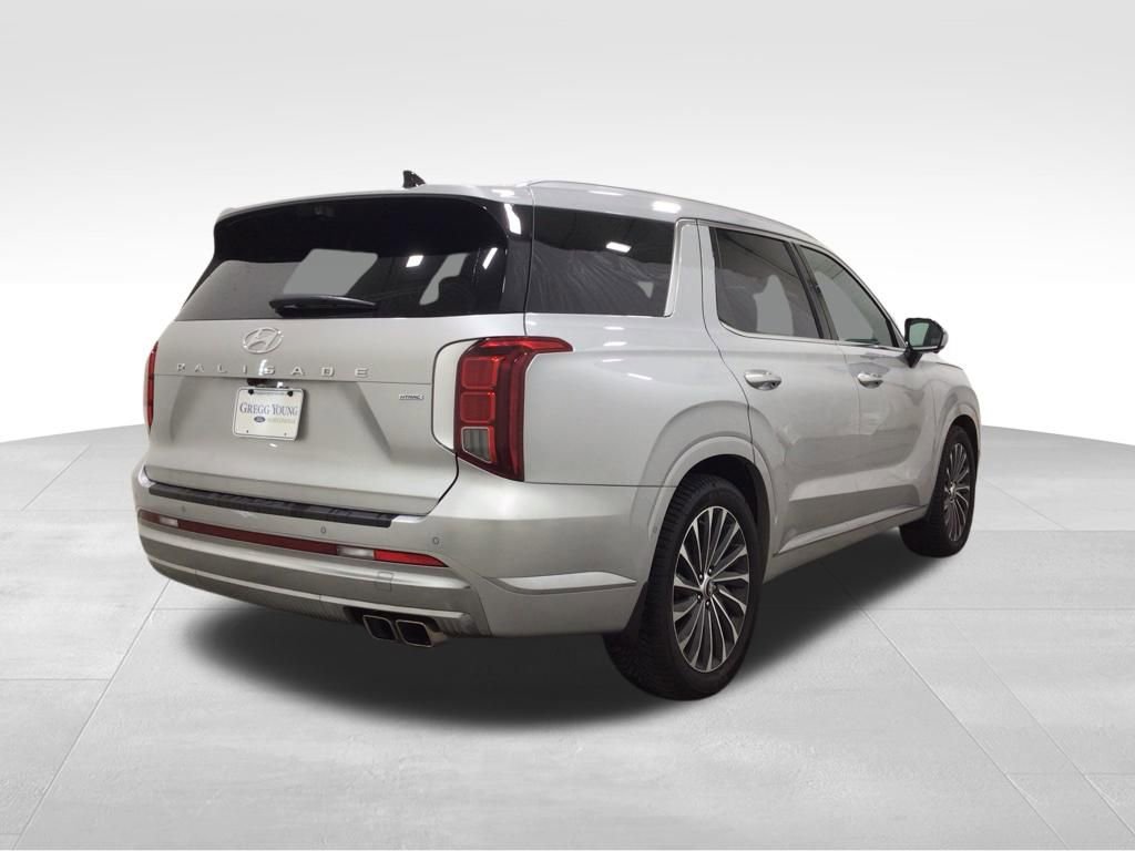 Used 2023 Hyundai Palisade Calligraphy image 4