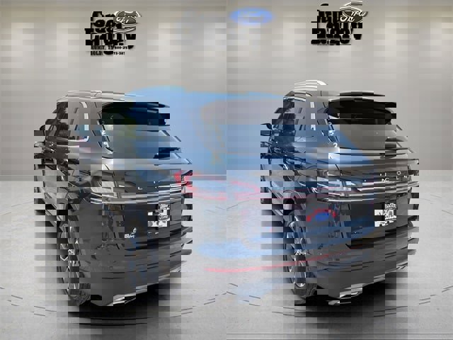 Used 2022 Lincoln Nautilus Reserve w/ Equipment Group 201A image 10