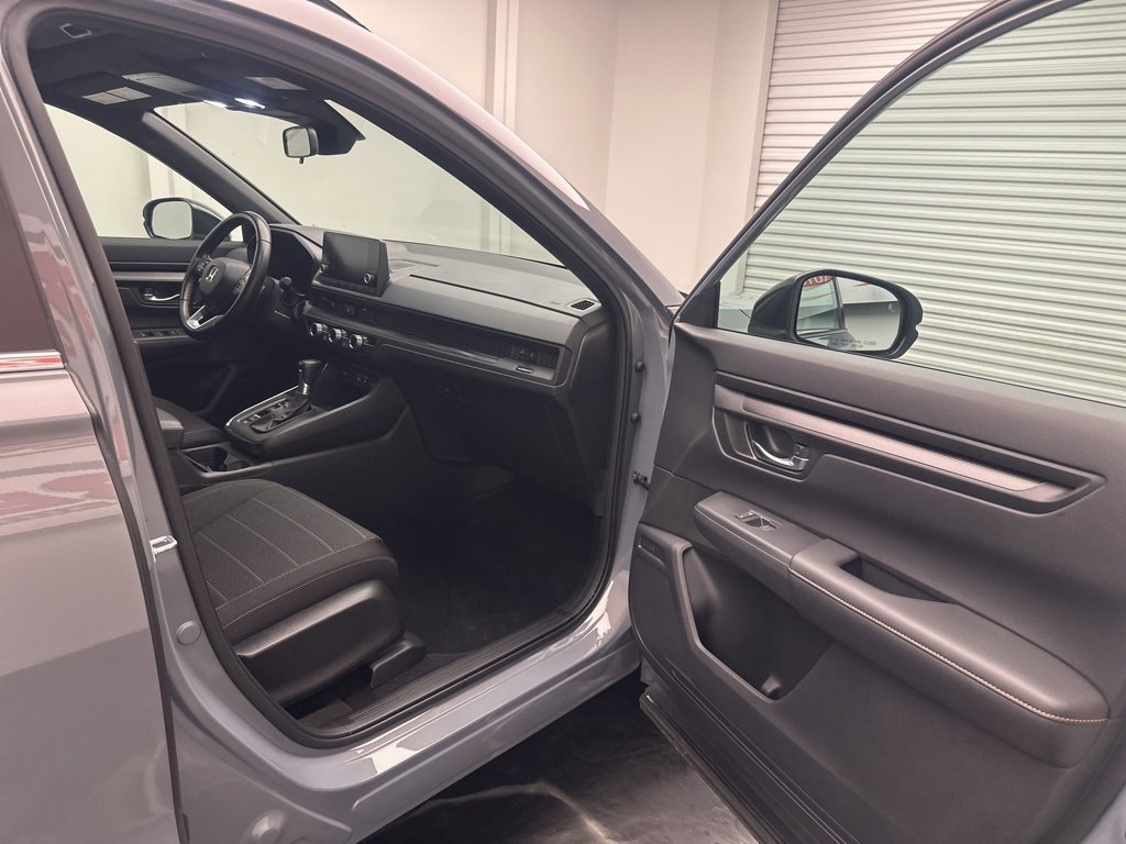 Used 2025 Honda CR-V Sport image 8
