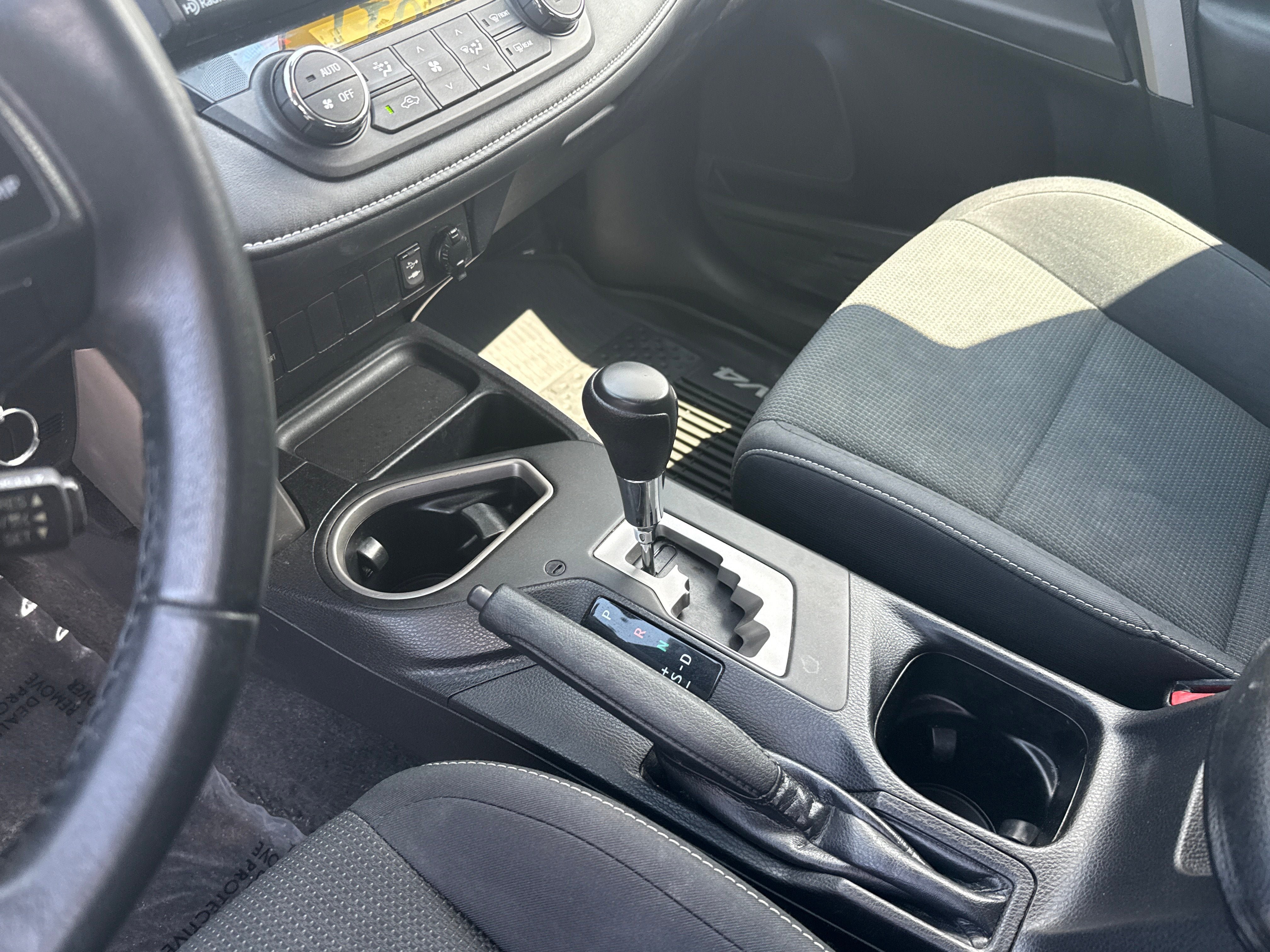 Used 2017 Toyota RAV4 XLE w/ Carpet Mat Package AWD/4WD image 10