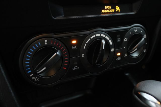 Used 2015 MAZDA MAZDA3 i Sport FWD image 18