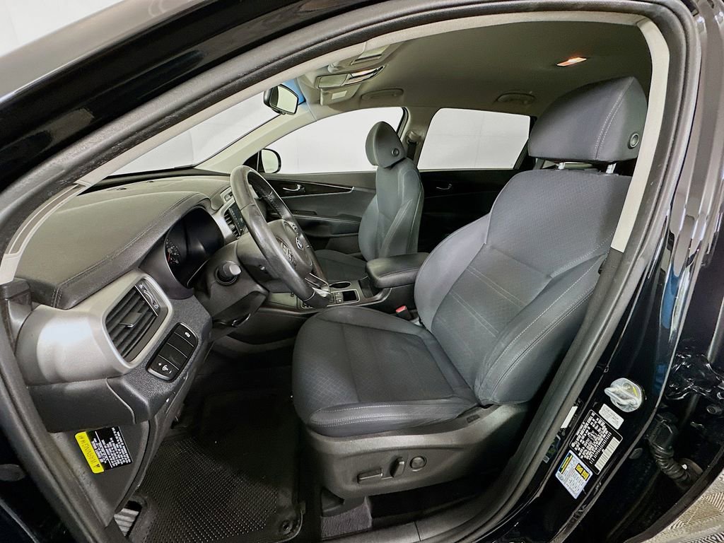 Used 2018 Kia Sorento LX image 20