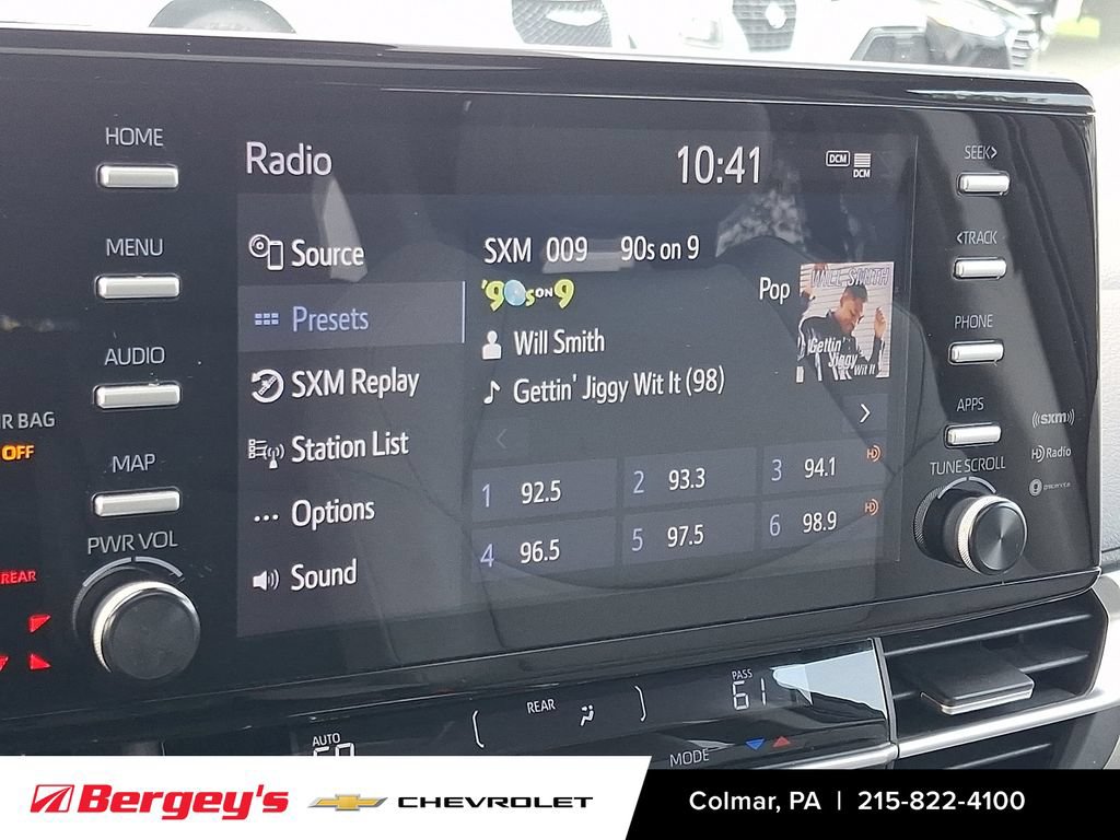 Used 2023 Toyota Sienna XLE AWD/4WD image 21