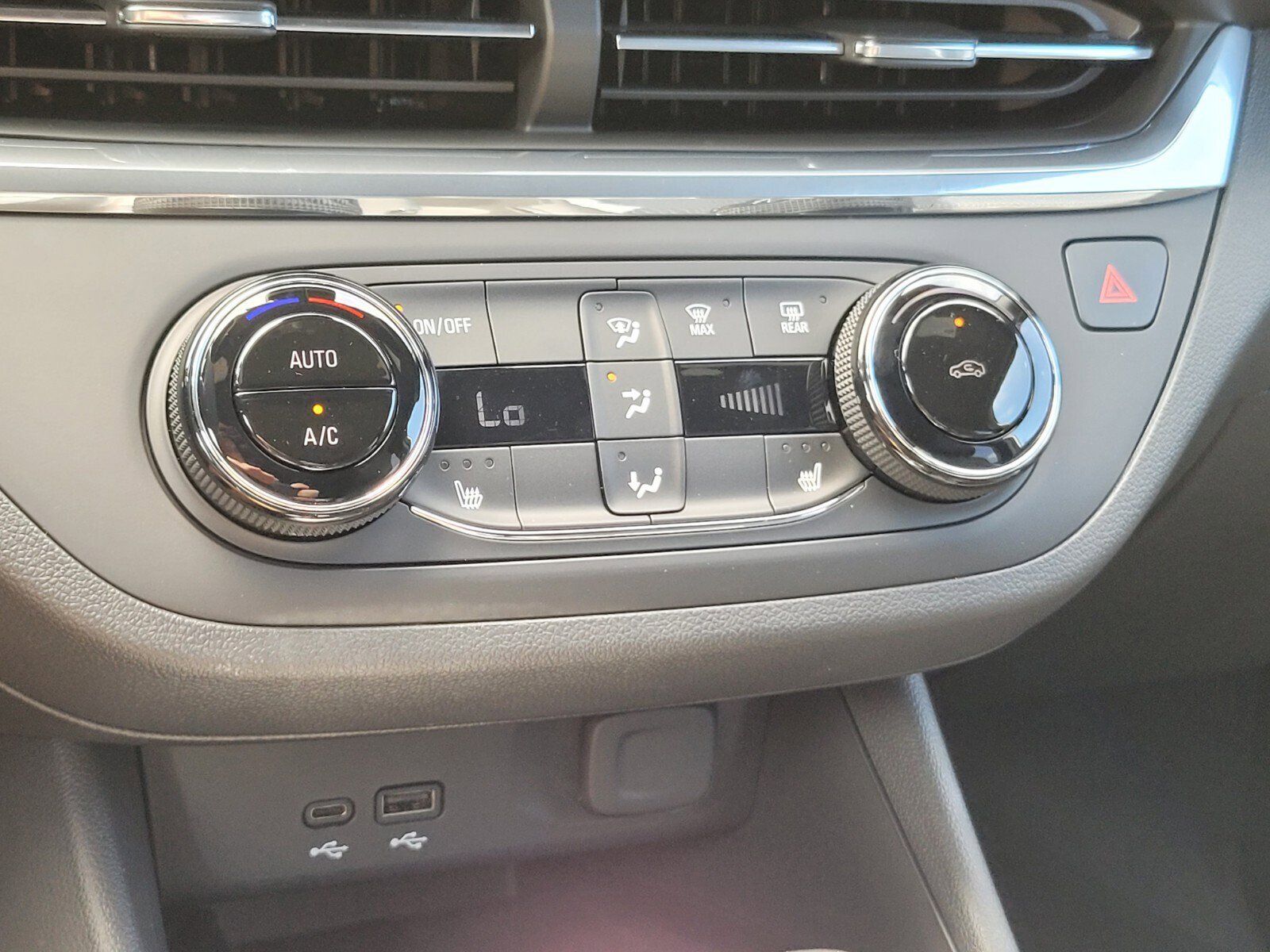 New 2025 Buick Envista Preferred w/ Convenience I Package image 8