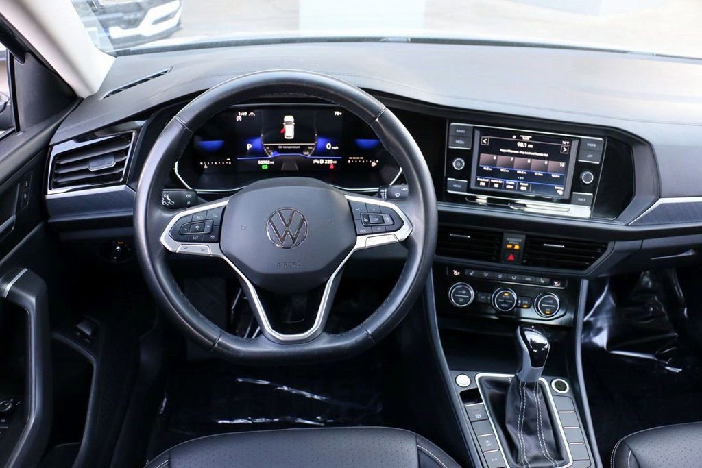 Used 2024 Volkswagen Jetta SE image 22