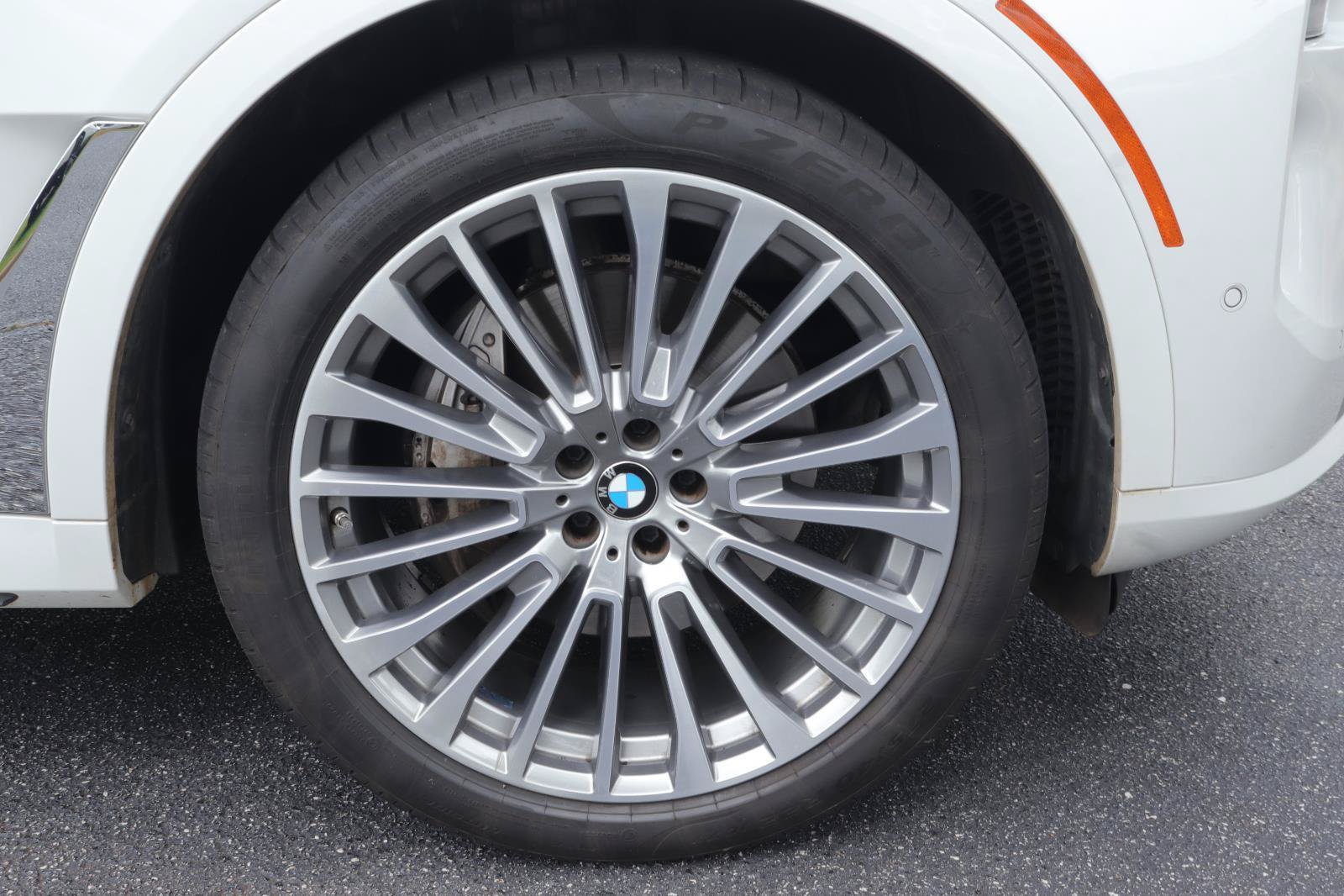 Used 2024 BMW X7 xDrive40i w/ Premium Package AWD/4WD image 44