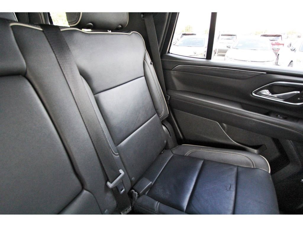 Used 2024 GMC Yukon SLT image 12