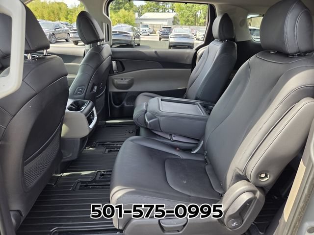 Used 2026 Kia Carnival EX FWD image 13