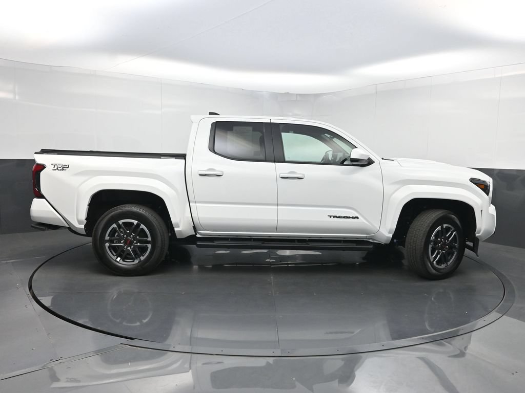 Used 2025 Toyota Tacoma TRD Sport AWD/4WD image 42