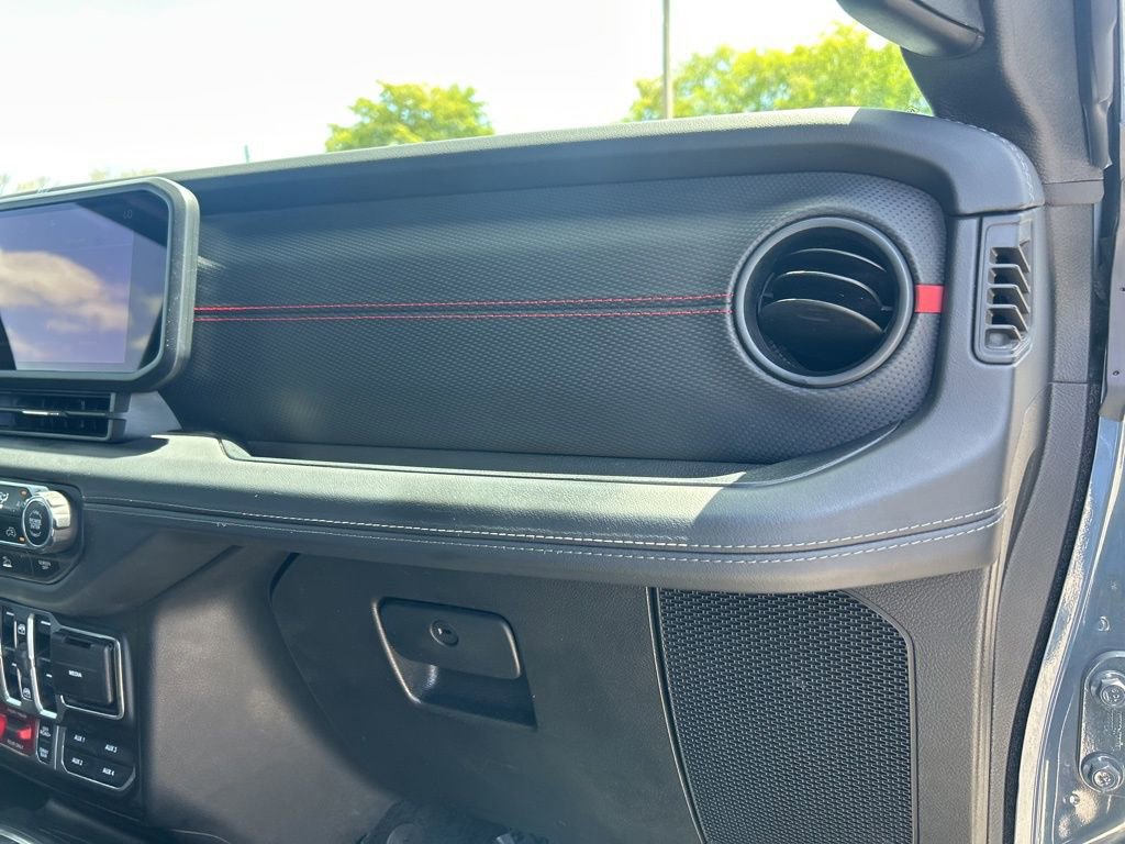 Used 2024 Jeep Wrangler Unlimited Rubicon image 24