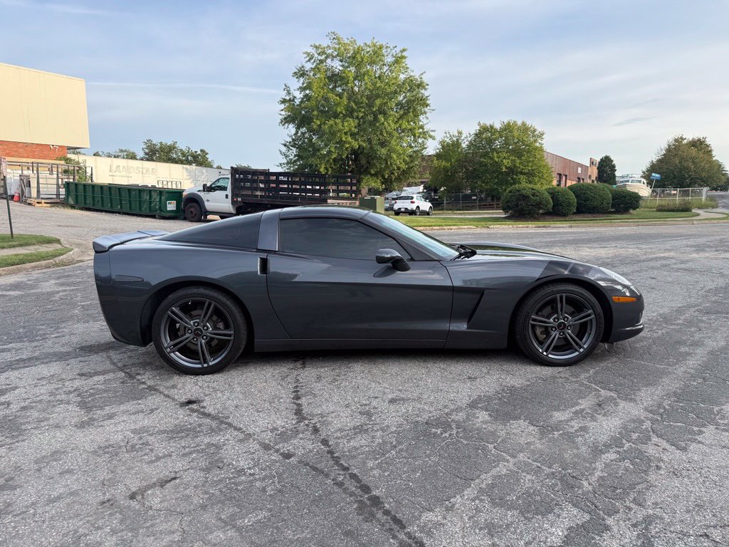 Used 2010 Chevrolet Corvette Coupe w/ 1LT RWD image 5
