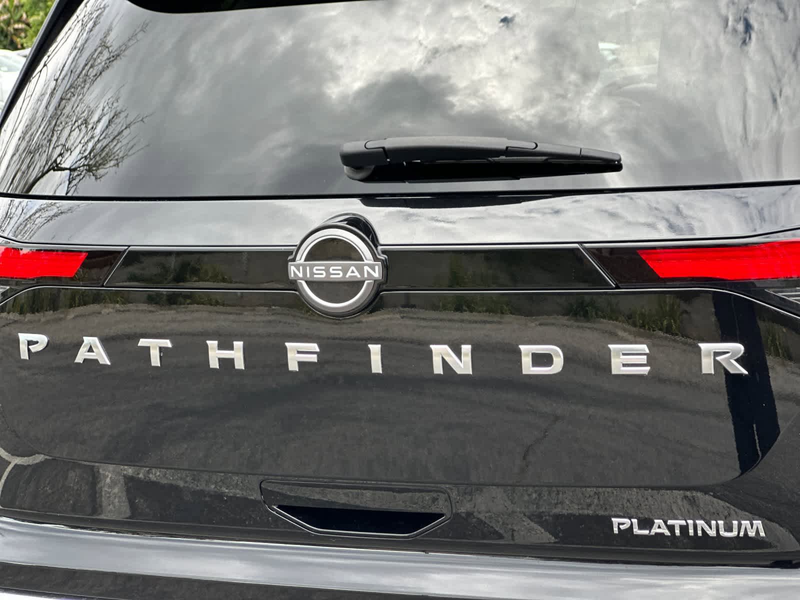 Used 2022 Nissan Pathfinder Platinum w/ Cargo Package FWD image 29
