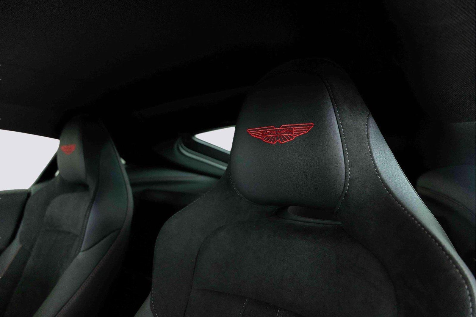 New 2025 Aston Martin V8 Vantage Coupe image 24