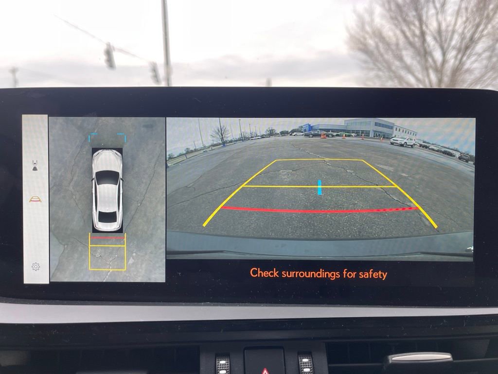 Used 2025 Lexus ES 350 Luxury FWD image 8