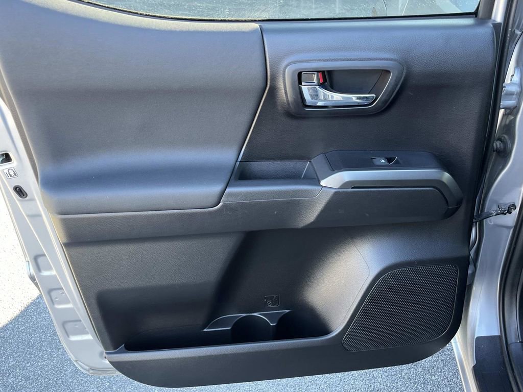 Used 2020 Toyota Tacoma TRD Off-Road image 16