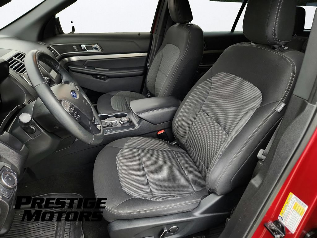 Used 2018 Ford Explorer XLT w/ Equipment Group 201A AWD/4WD image 19