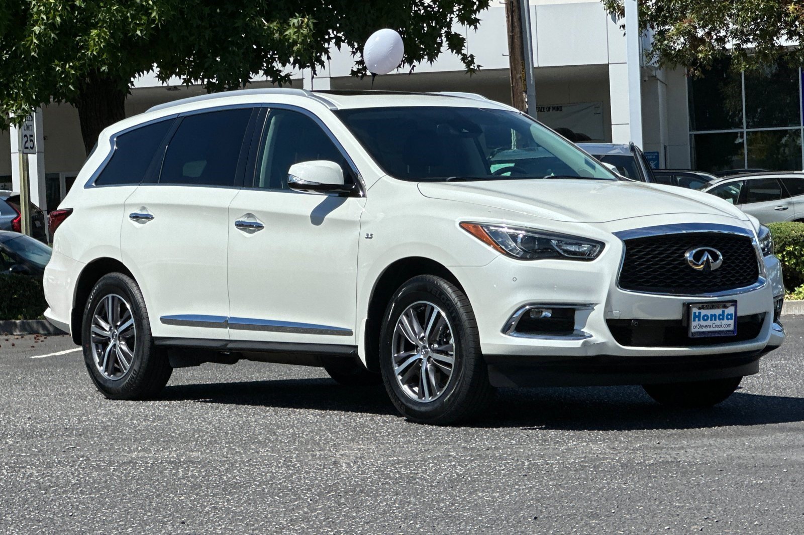 Used 2019 INFINITI QX60 Luxe w/ Essential Package AWD/4WD image 6