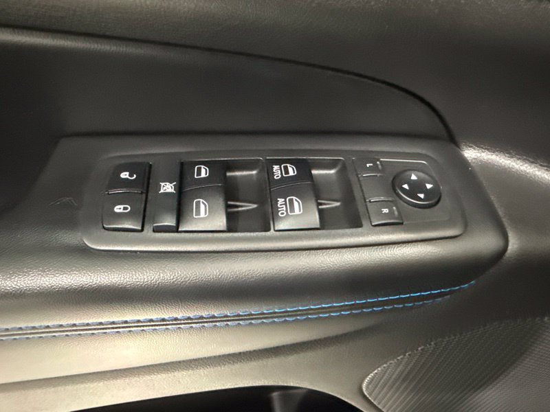 Used 2019 Jeep Grand Cherokee Laredo AWD/4WD image 21