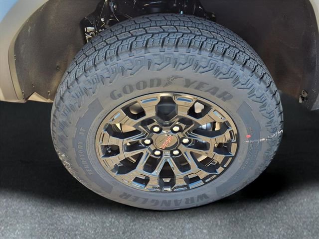 New 2026 GMC Canyon Elevation w/ Convenience Package image 27