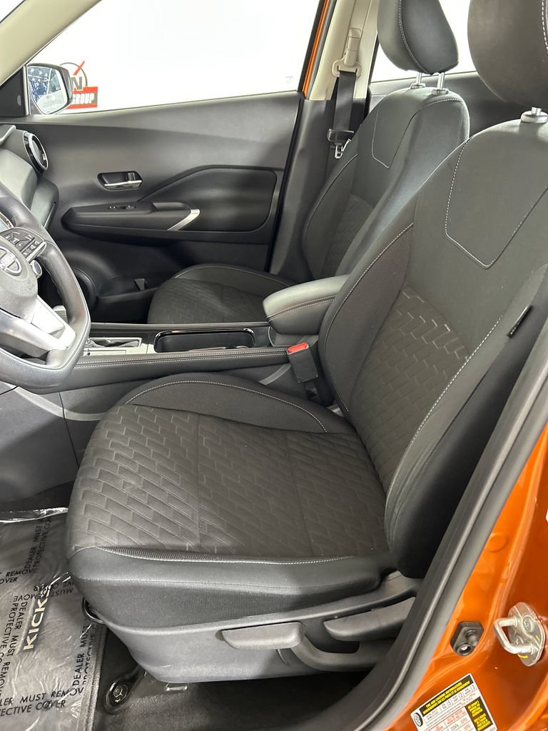 Used 2023 Nissan Kicks SV FWD image 12