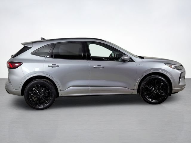 Certified 2023 Ford Escape ST-Line Elite AWD/4WD image 2