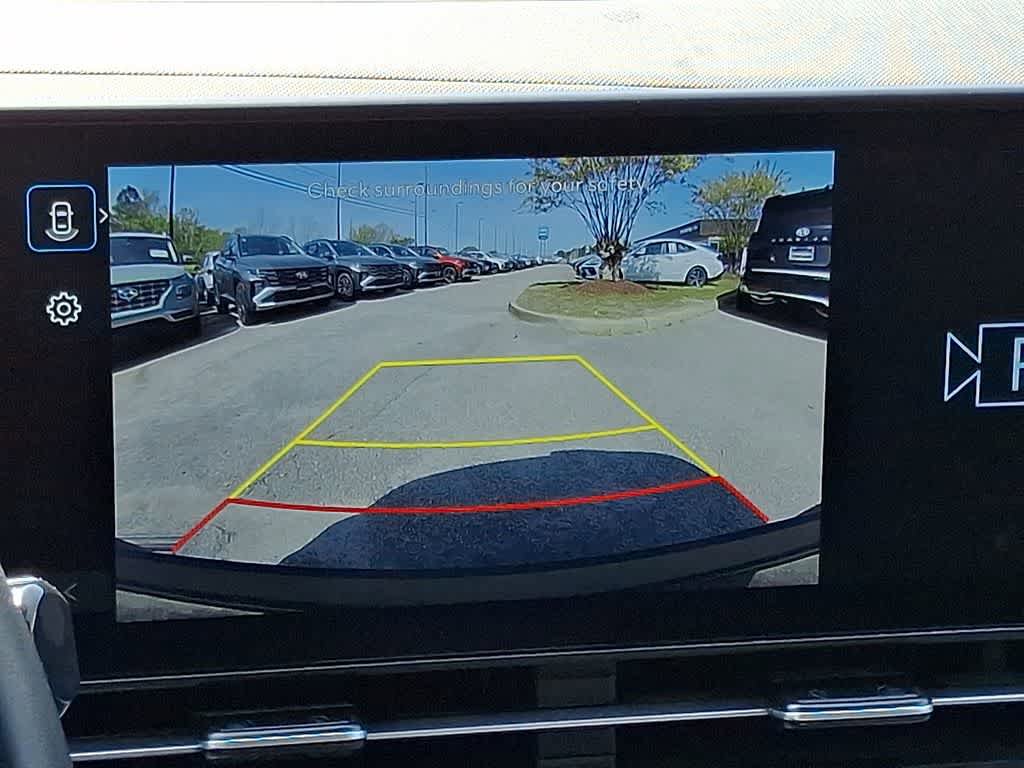 Used 2025 Hyundai Kona SEL AWD/4WD image 16
