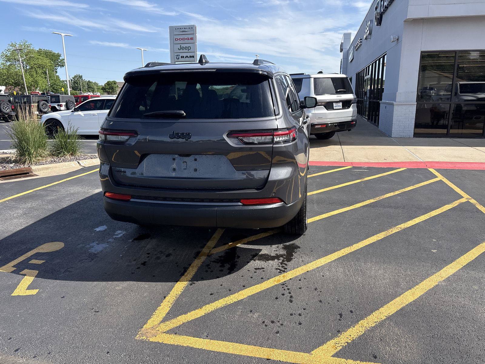New 2026 Jeep Grand Cherokee L 4WD image 7