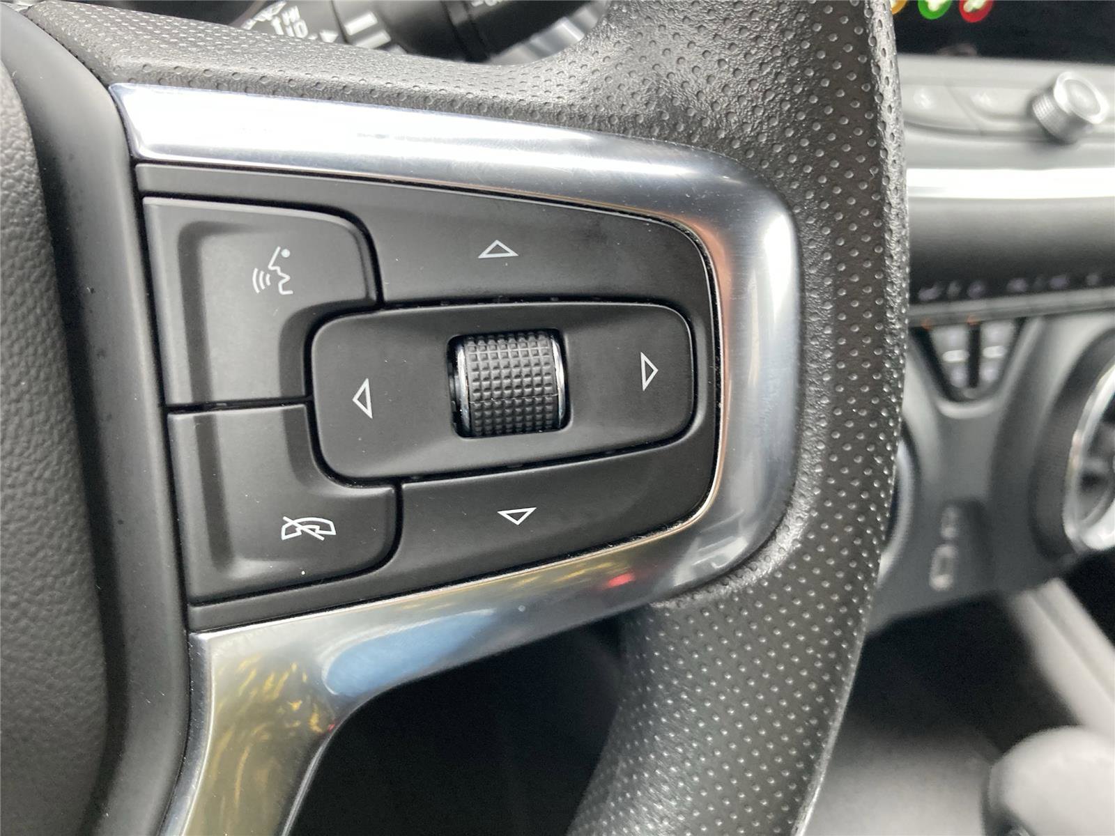 Used 2024 Chevrolet Blazer LT image 23