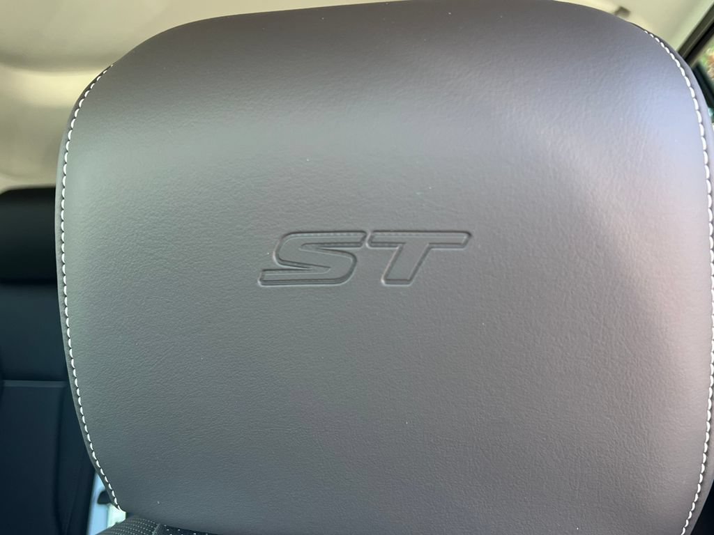 New 2026 Buick Envision Sport Touring AWD/4WD image 13