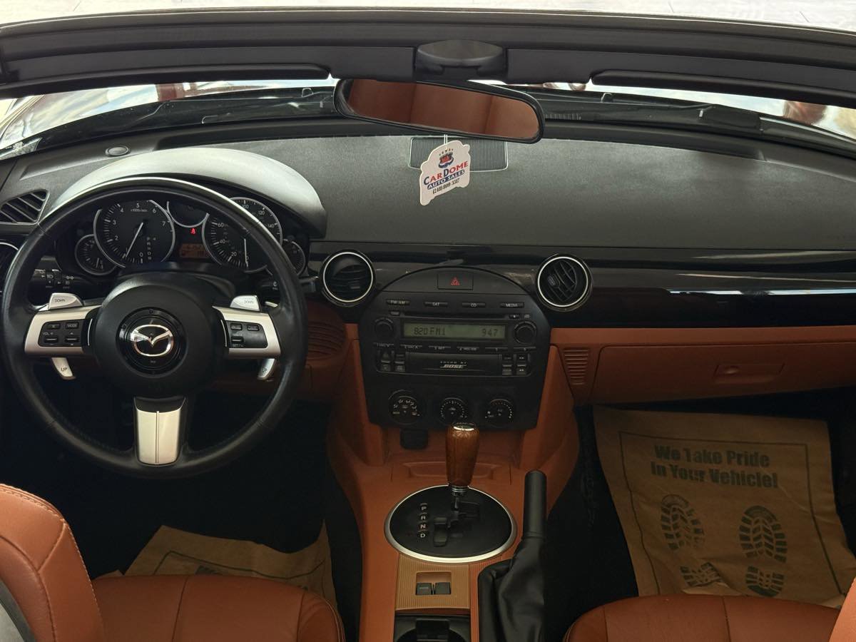 Used 2006 MAZDA MX-5 Miata Grand Touring w/ Premium Pkg RWD image 39