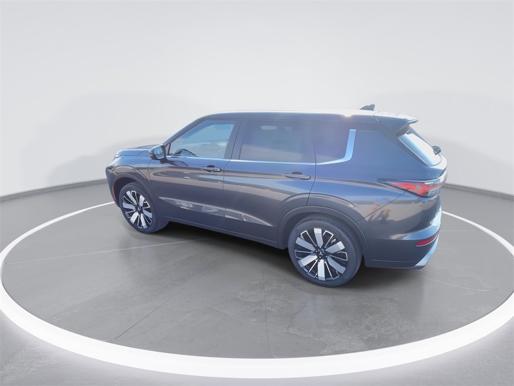 New 2025 Mitsubishi Outlander SE image 6