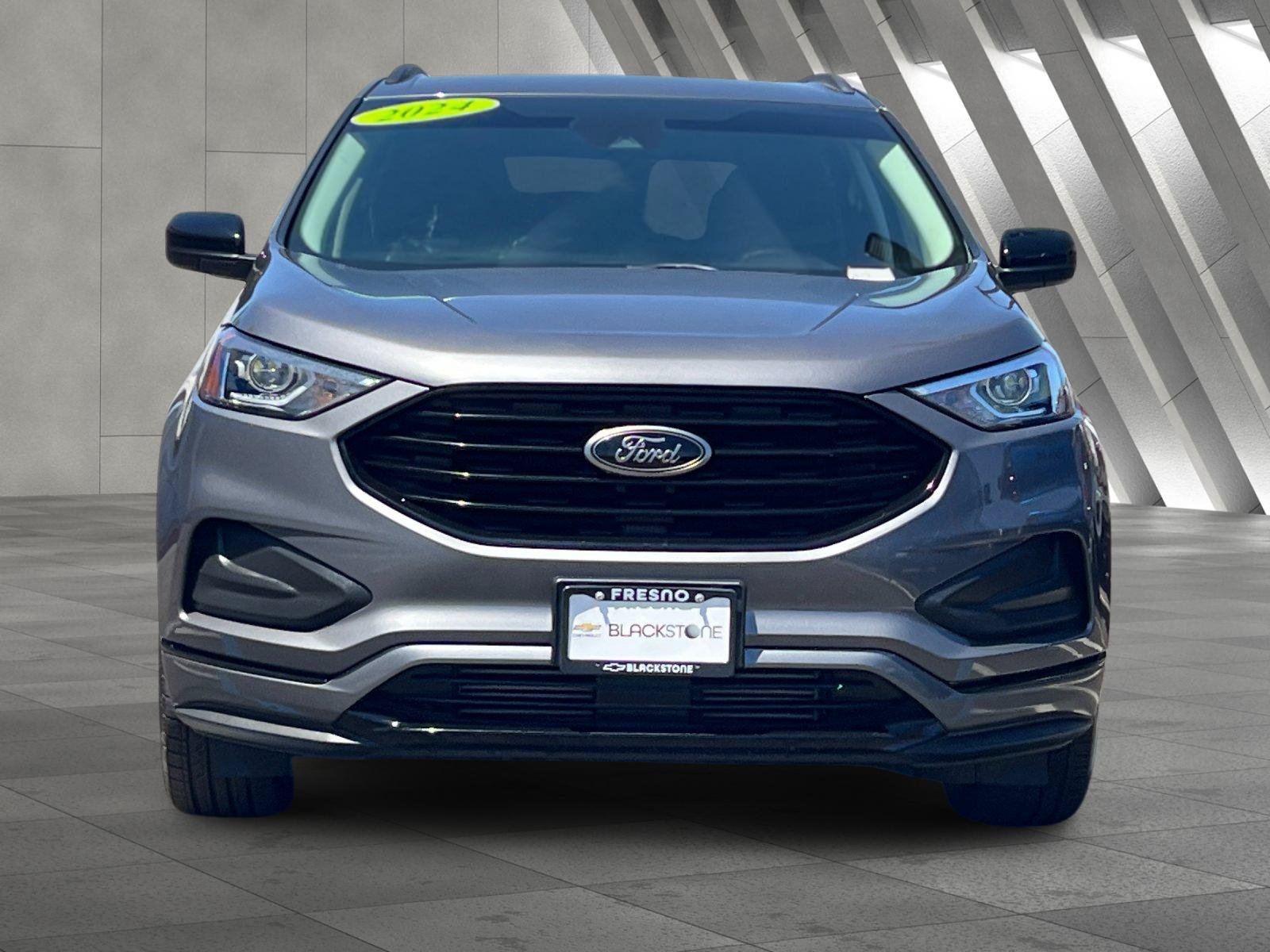 Used 2024 Ford Edge SE w/ Black Appearance Package AWD/4WD image 9