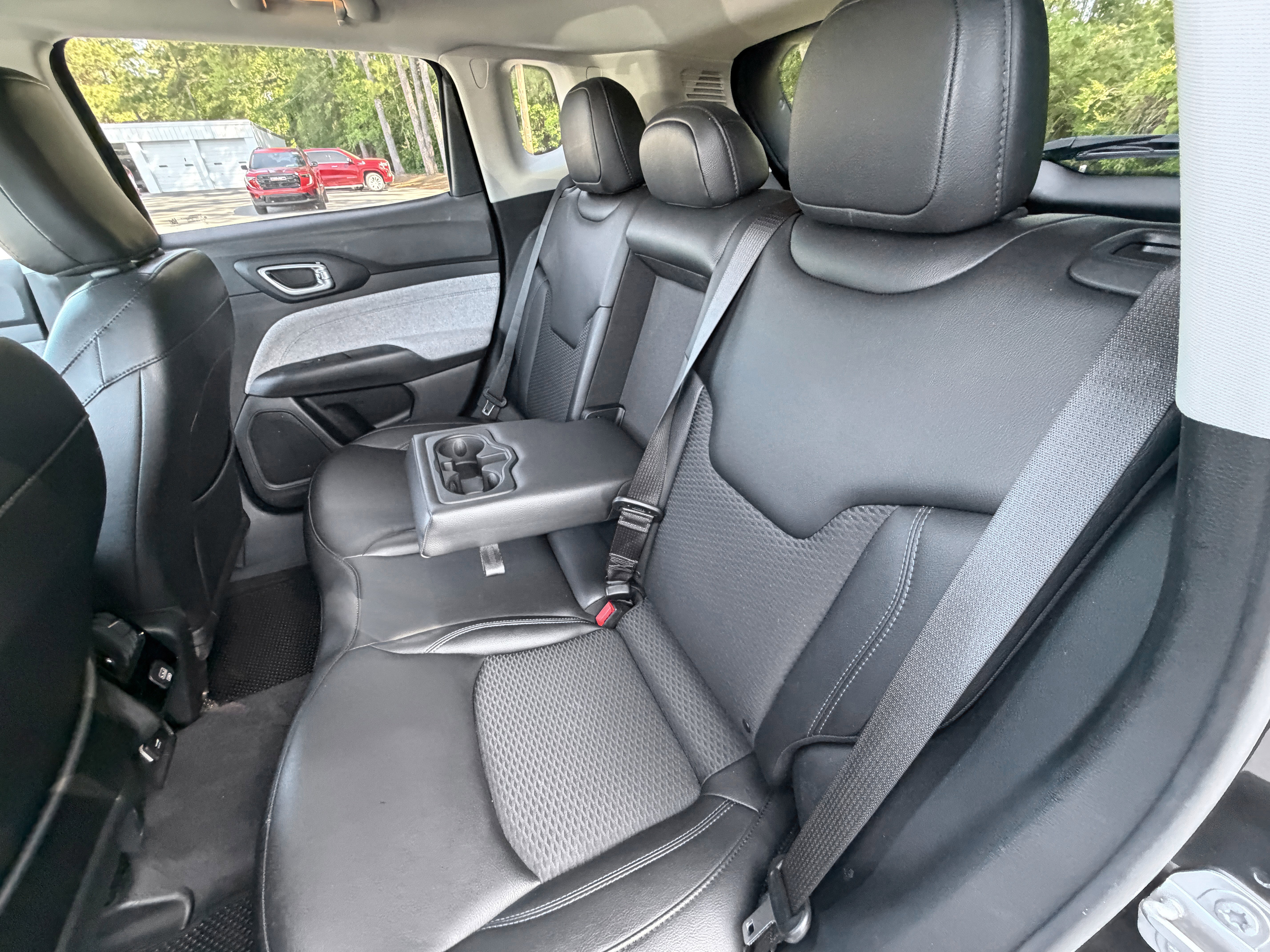 Used 2022 Jeep Compass Latitude AWD/4WD image 17