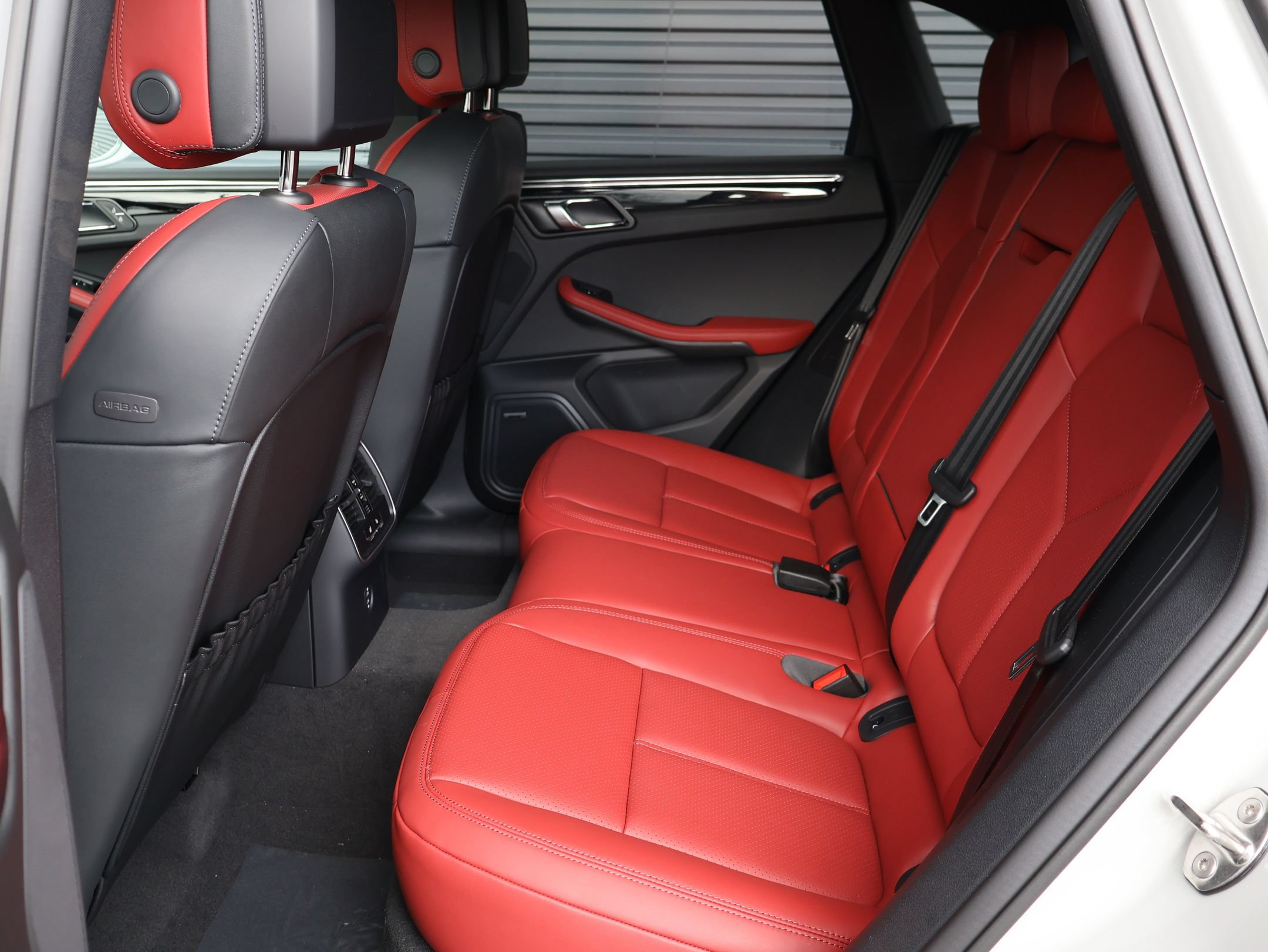 New 2026 Porsche Macan AWD/4WD image 26