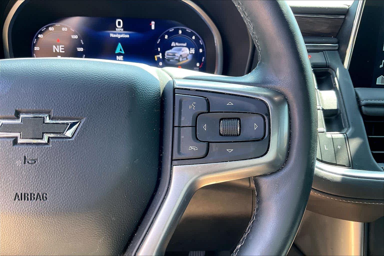 Used 2023 Chevrolet Tahoe Z71 w/ Luxury Package AWD/4WD image 19