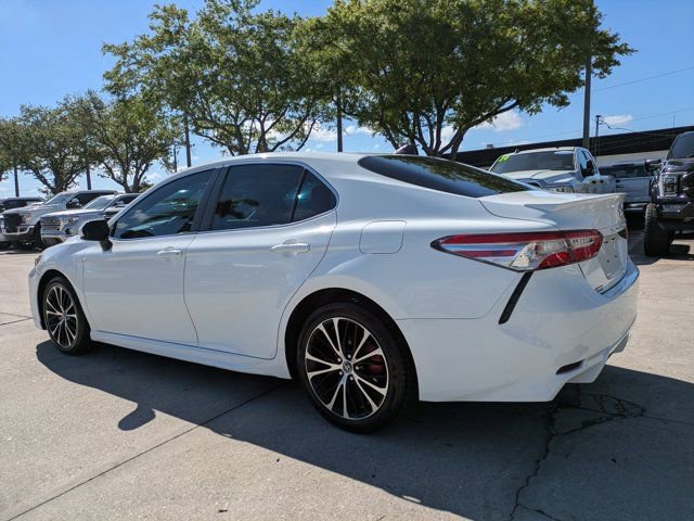 Used 2020 Toyota Camry SE image 6